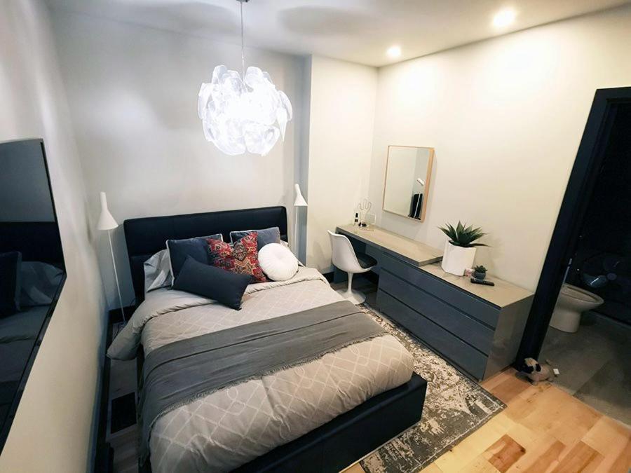Private & Private Bathroom In Le Plateau Montreal