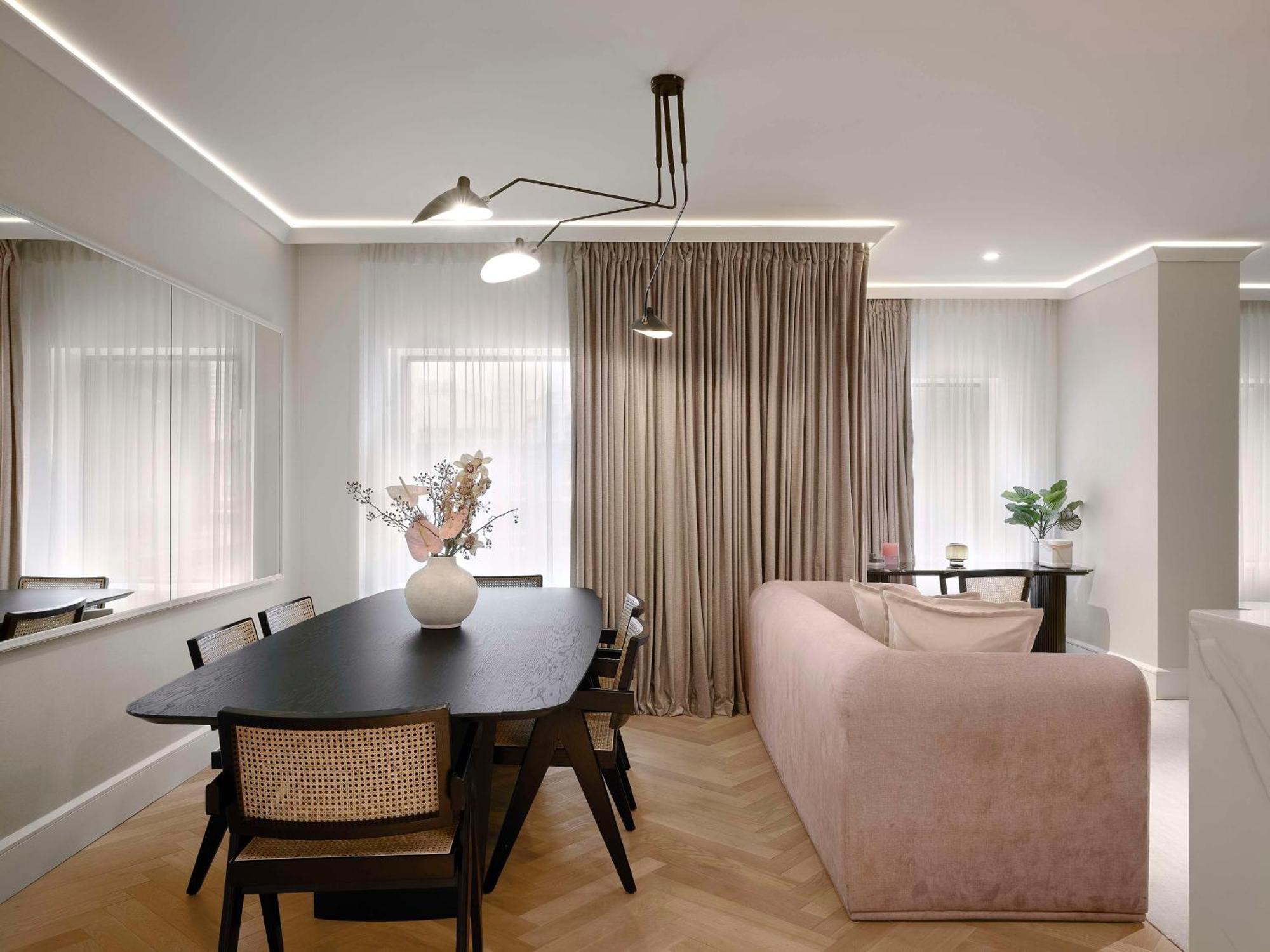 Vogue Downtown, Curio Collection By Hilton Hotel 4*