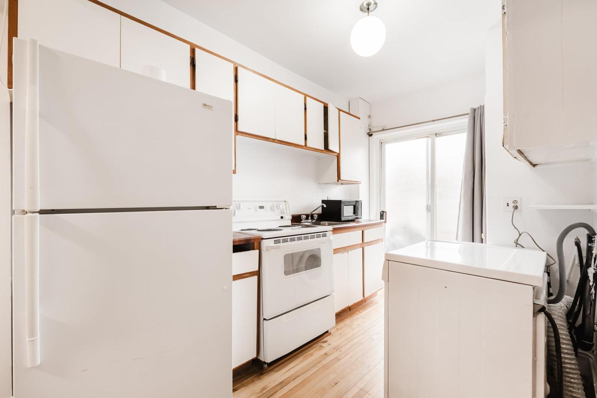 One Bedroom With Balcony - 2159-03