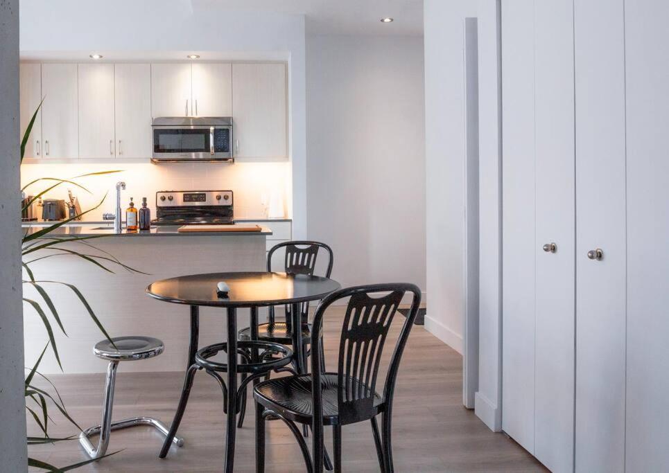 Apartment Stuning Penthouse Old Montreal