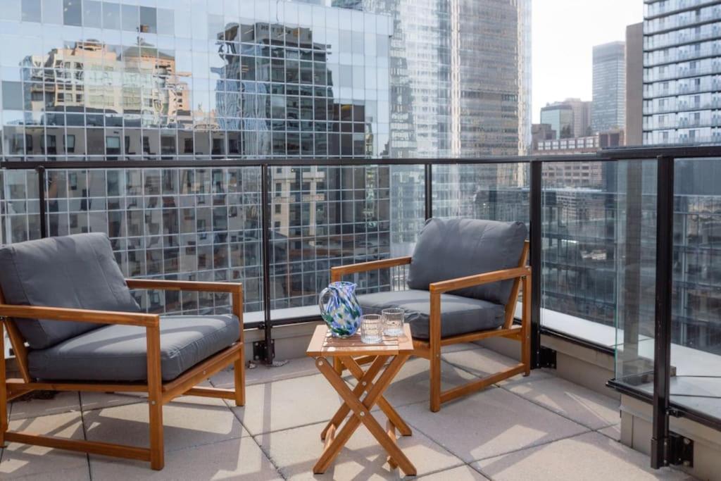 Stuning Penthouse Old *