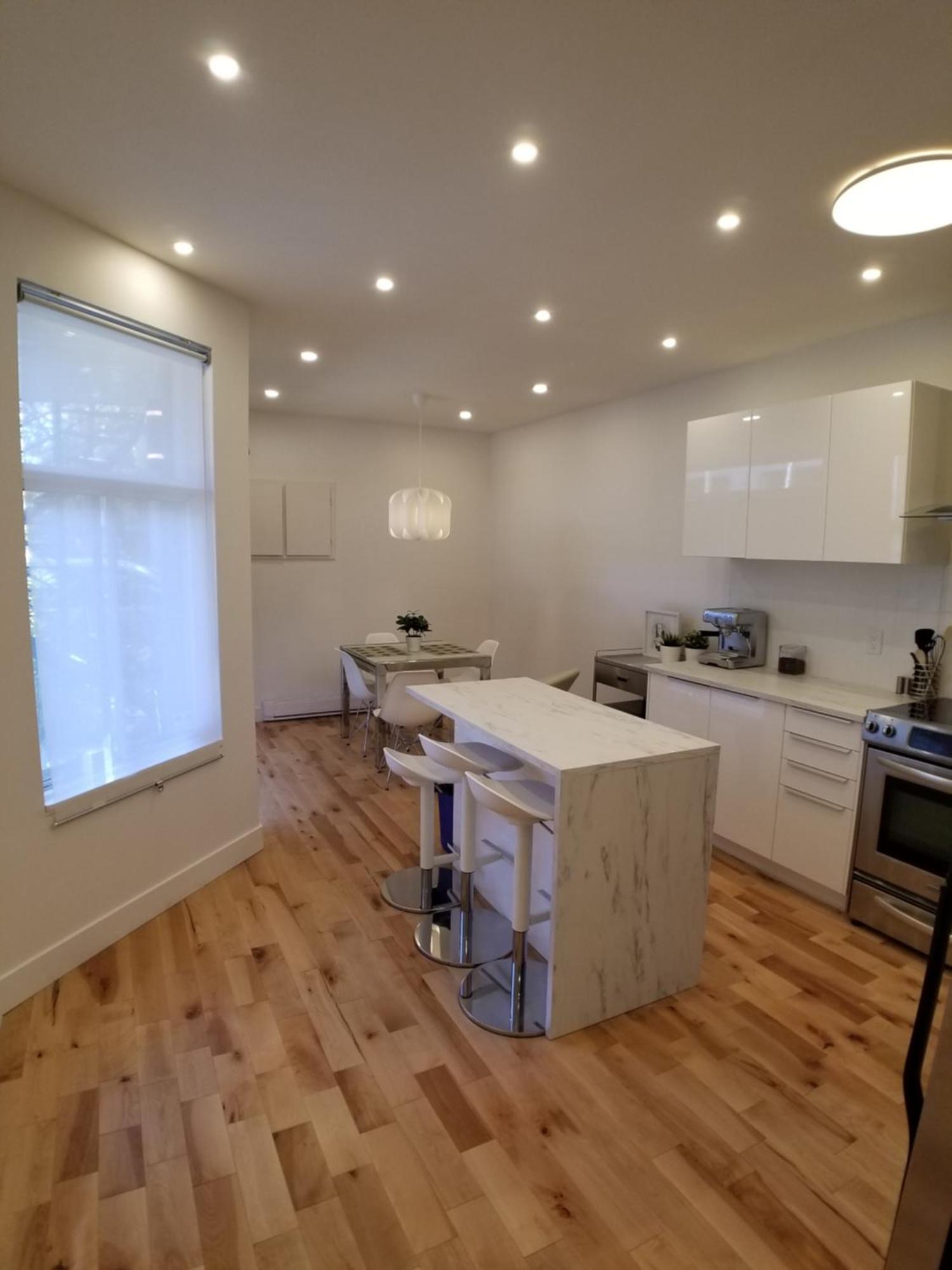 Apartment 3 Bedroom Near Olympic Stadium *