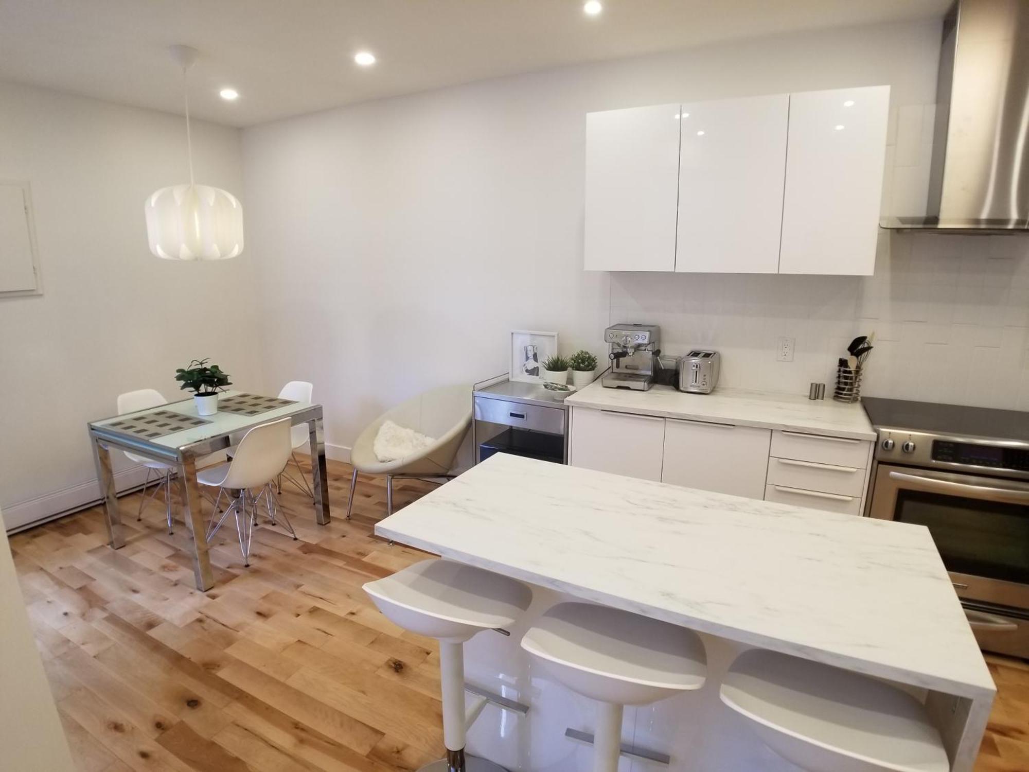 Apartment 3 Bedroom Near Olympic Stadium Montreal