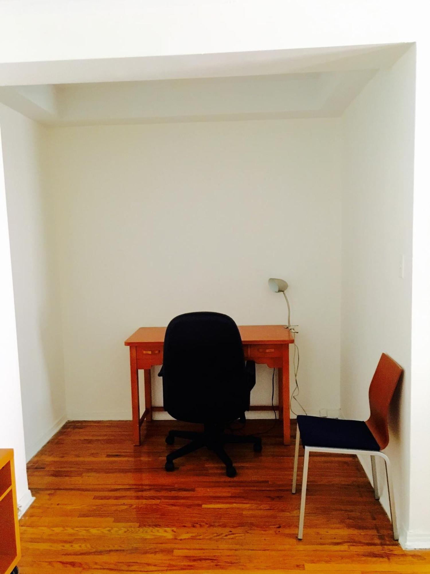 Stylish Comfortable In The Golden Square Mile Montreal
