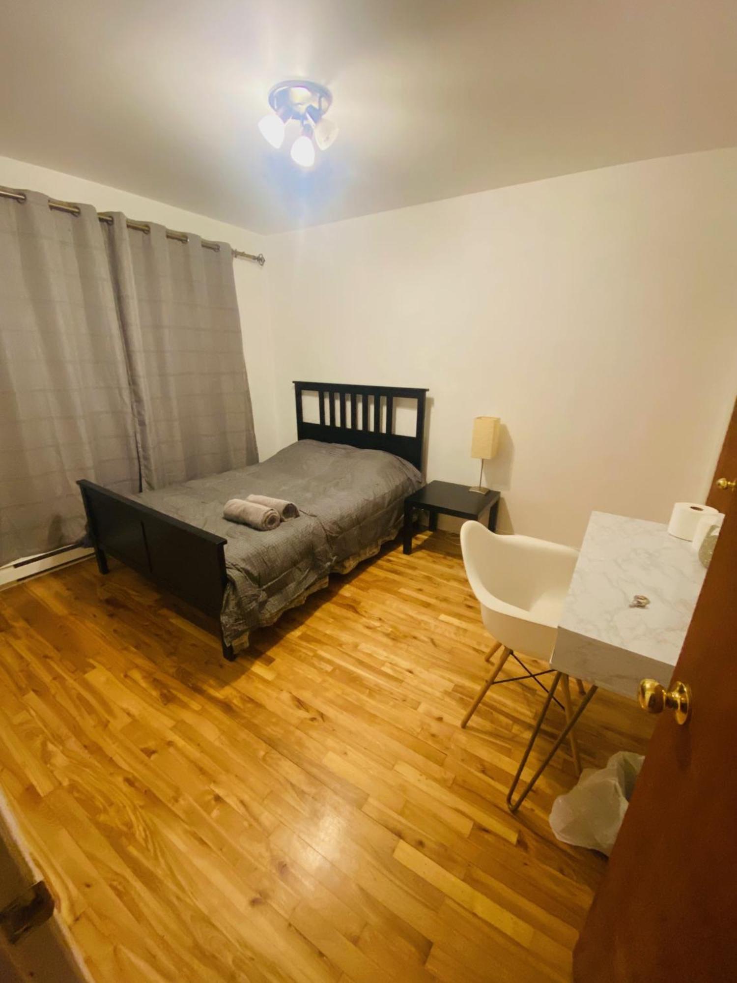 Apartment Ideal For Group 3 Bedroom Montreal