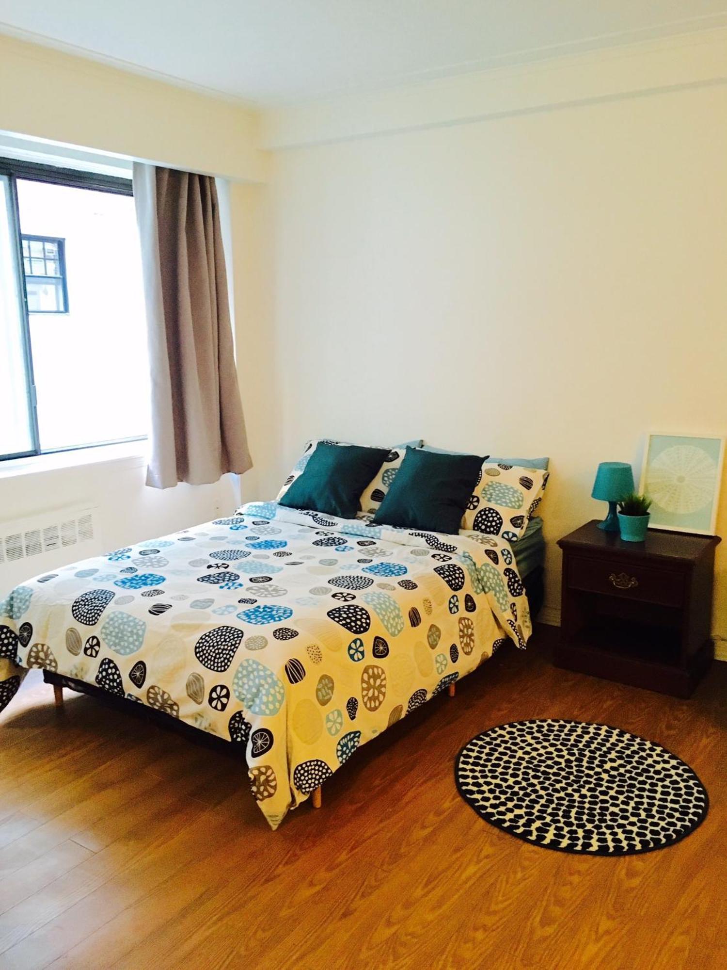 Stylish Apartment: Comfortable In The Golden Square Mile Apartment