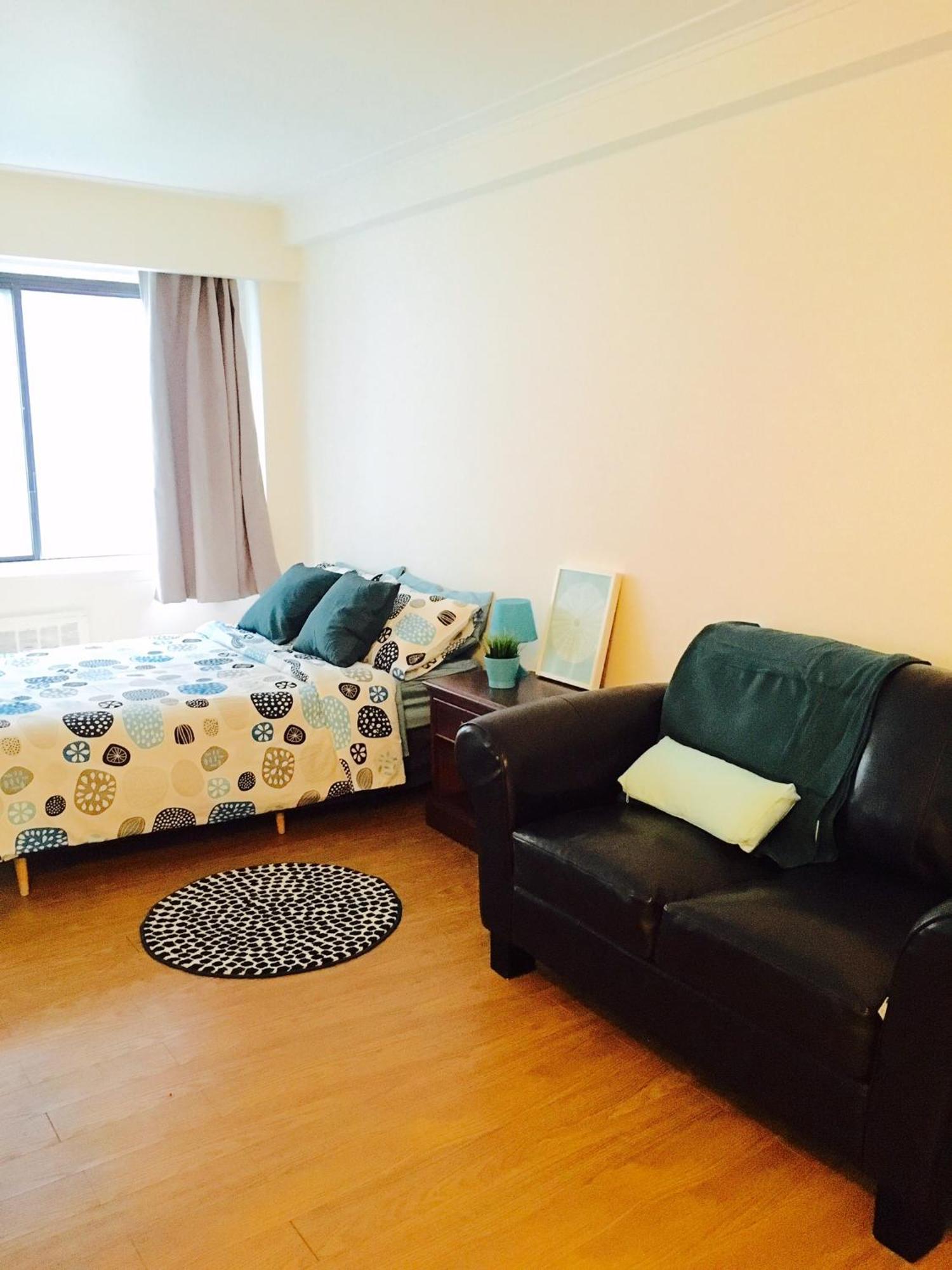 Apartment Stylish Apartment: Comfortable In The Golden Square Mile
