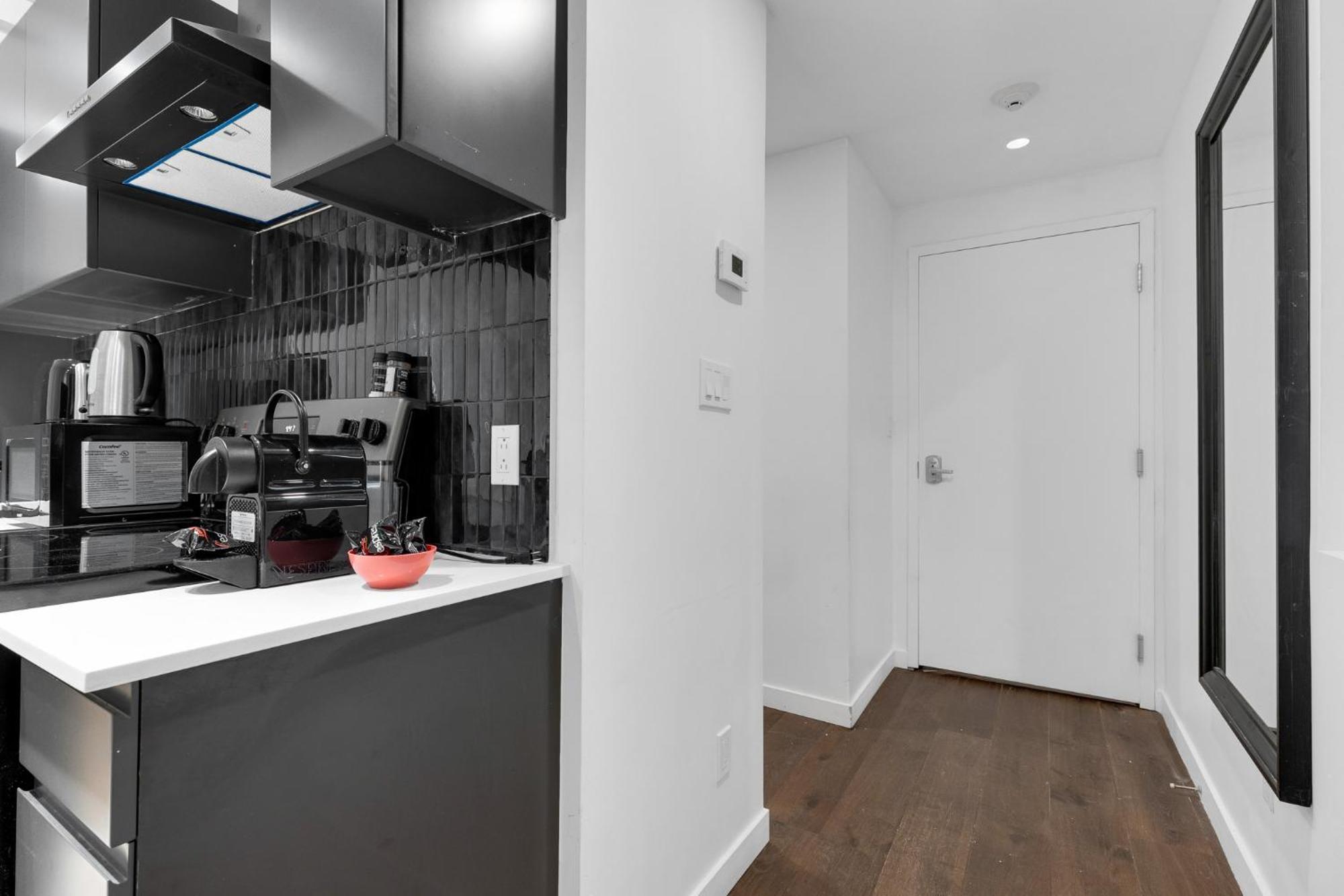 Bakan - Sainte Catherine Apartment Montreal