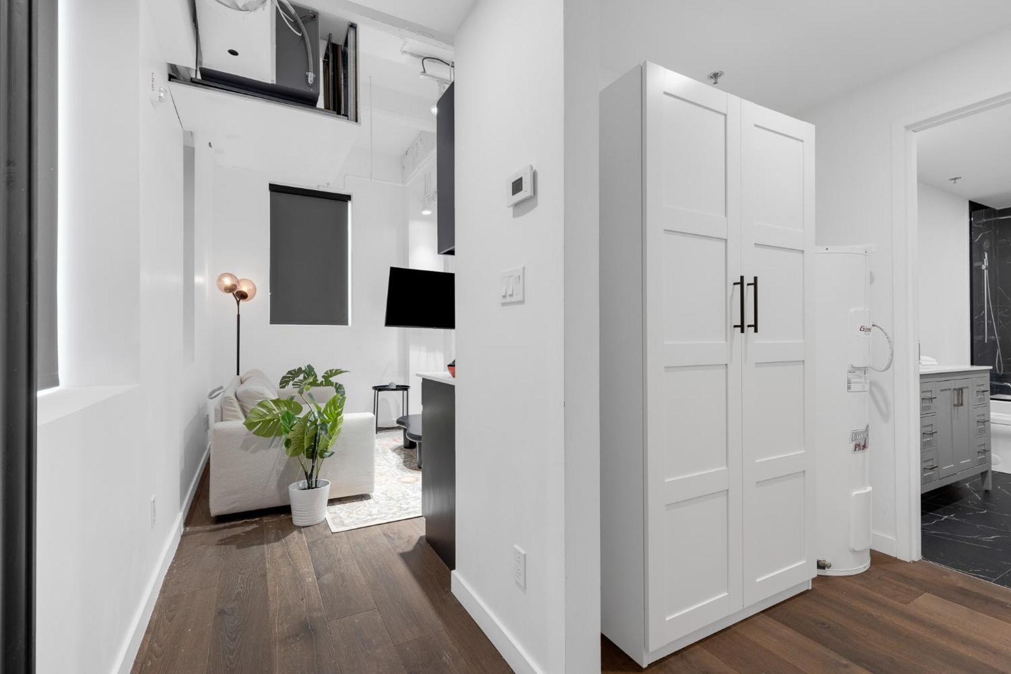 Bakan - Sainte Catherine Montreal