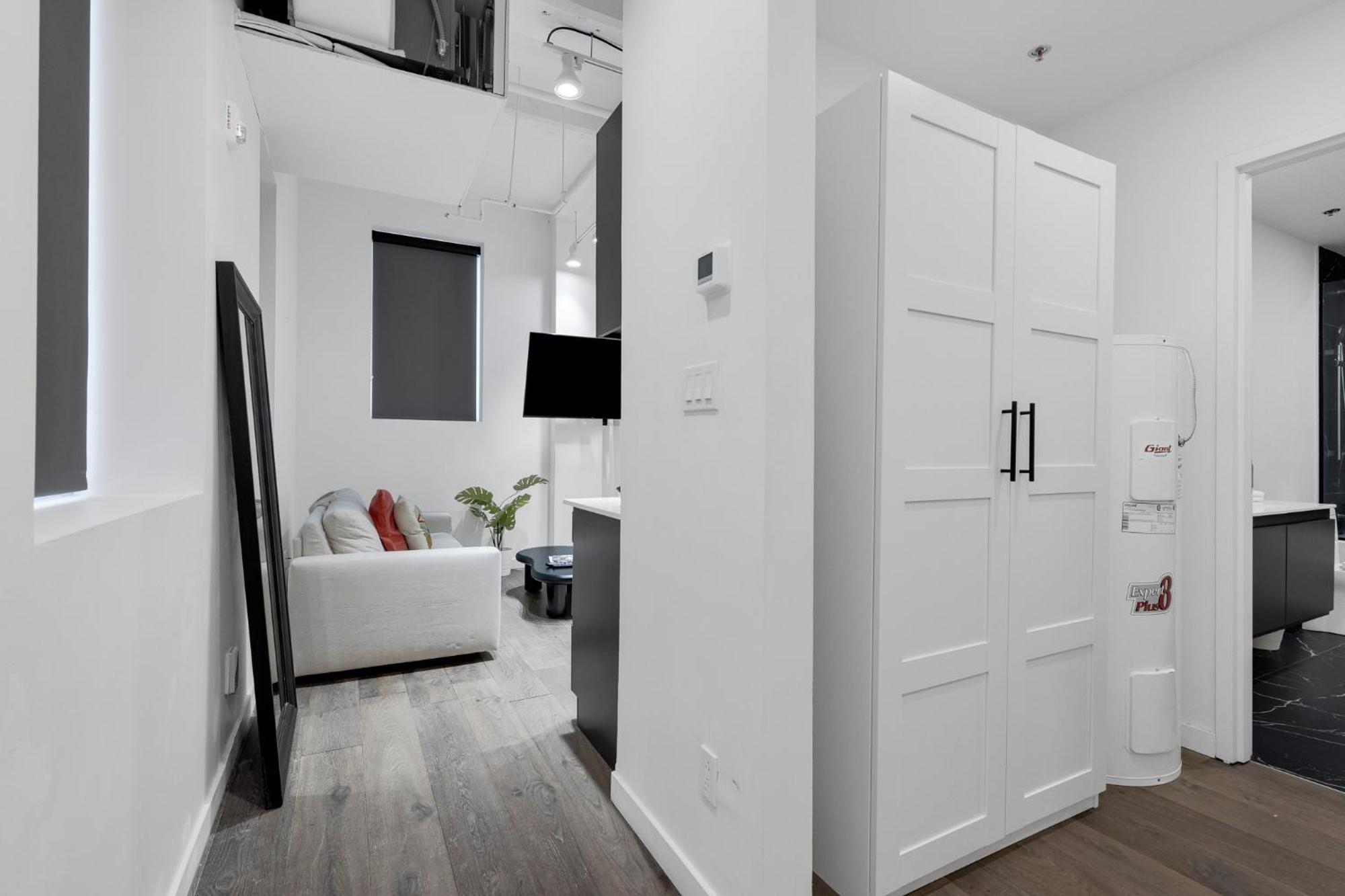 Bakan - Sainte Catherine Apartment Montreal