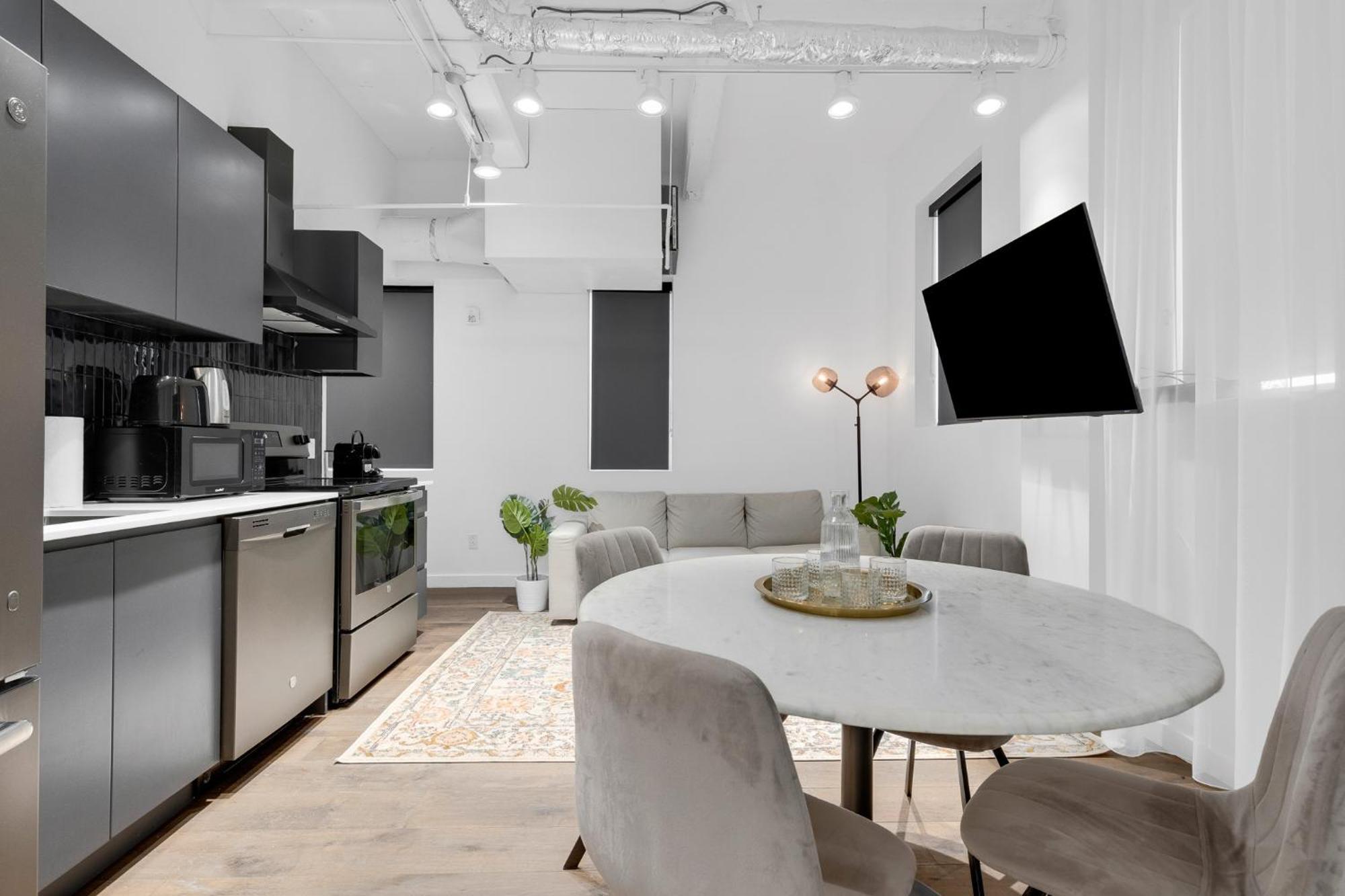 Bakan - Sainte Catherine * Montreal