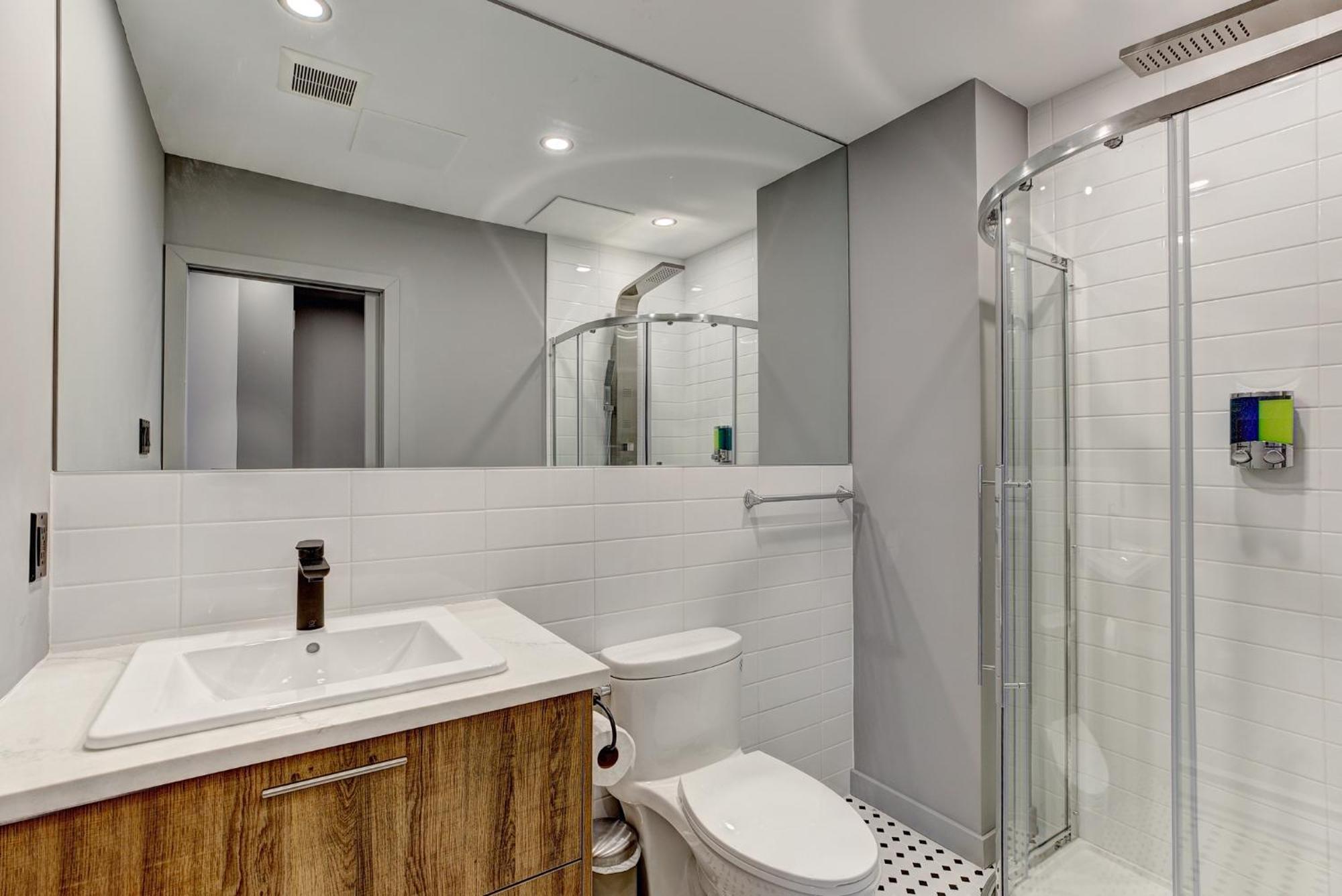 Stanley Court Apartments By Simplissimmo