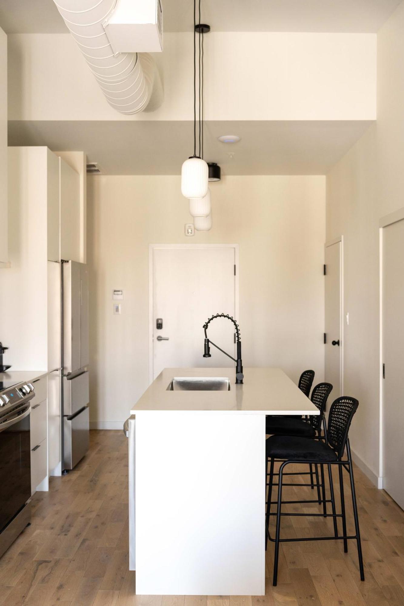 Apartment Maison Place Jacques-cartier By Luxury In Transit Montreal