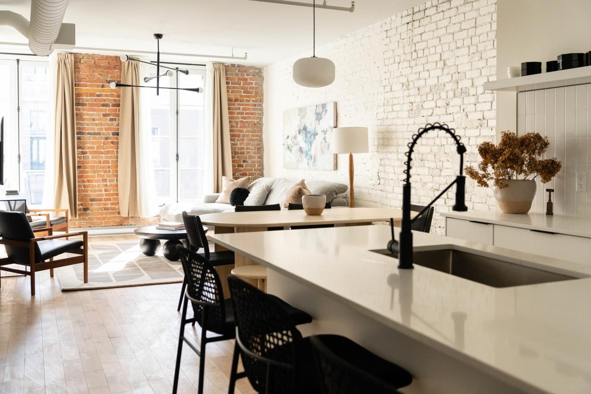 Apartment Maison Place Jacques-cartier By Luxury In Transit Montreal