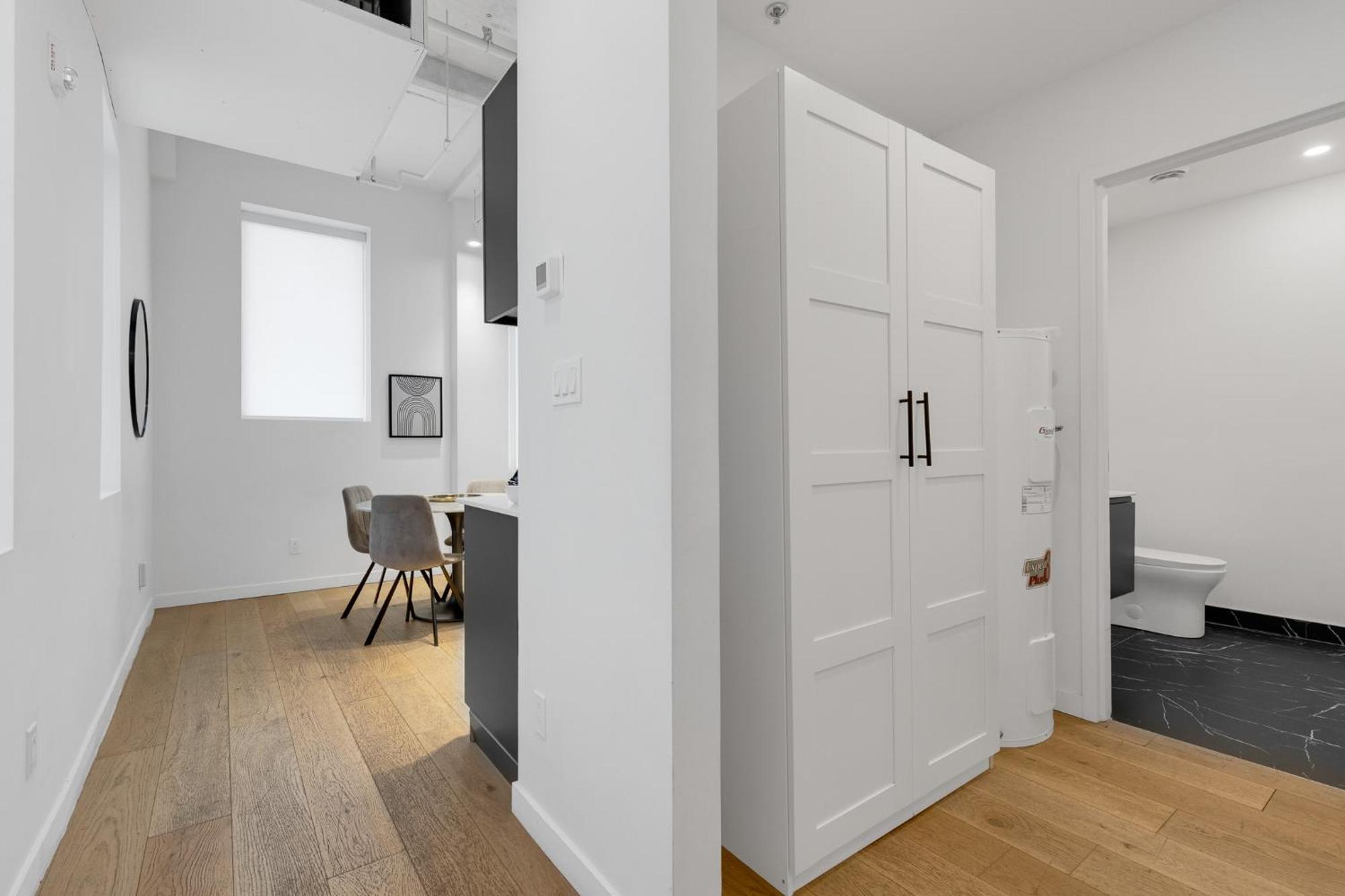 Bakan - Sainte Catherine Montreal