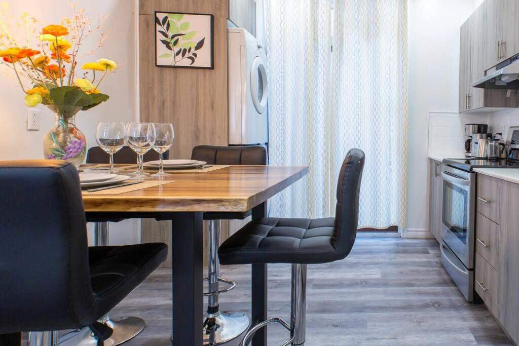 Apartment 4404-modern Luxury 2 Bd, Mtl Montreal