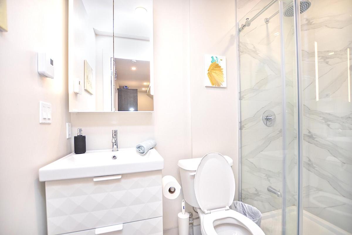 Beautiful 2bdr In Heart Of Plateau Mont-royal A *