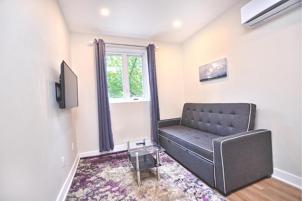 Beautiful 2bdr In Heart Of Plateau Mont-royal A Apartment *