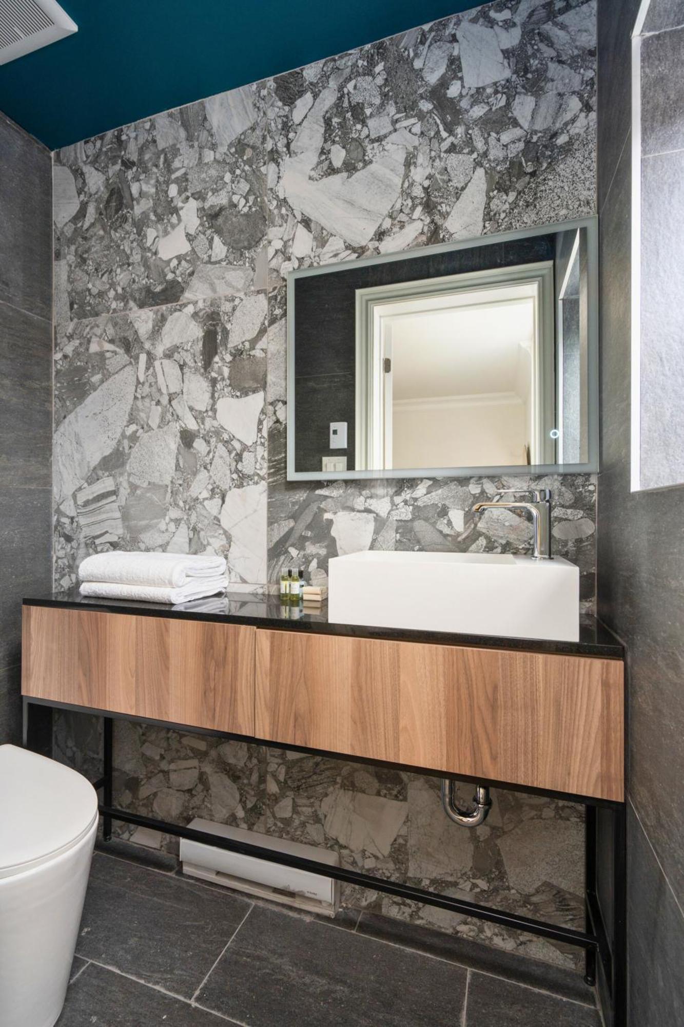 Opal Lofts - Quartier Latin Apartment