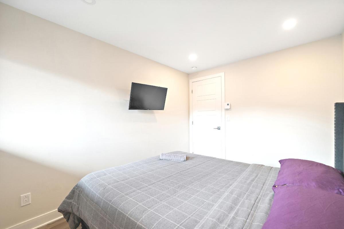 Cozy 3bdr In Heart Of Plateau D Montreal