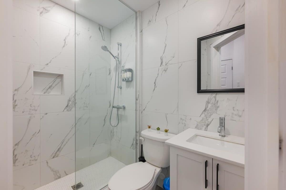 M11 Gorgeous Modern 2brsofabedheart Of Plateau Apartment *
