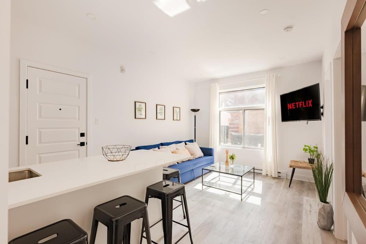 M11 Gorgeous Modern 2brsofabedheart Of Plateau Montreal