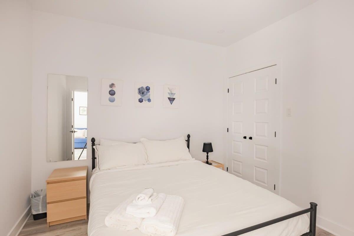 Apartment M11 Gorgeous Modern 2brsofabedheart Of Plateau Montreal