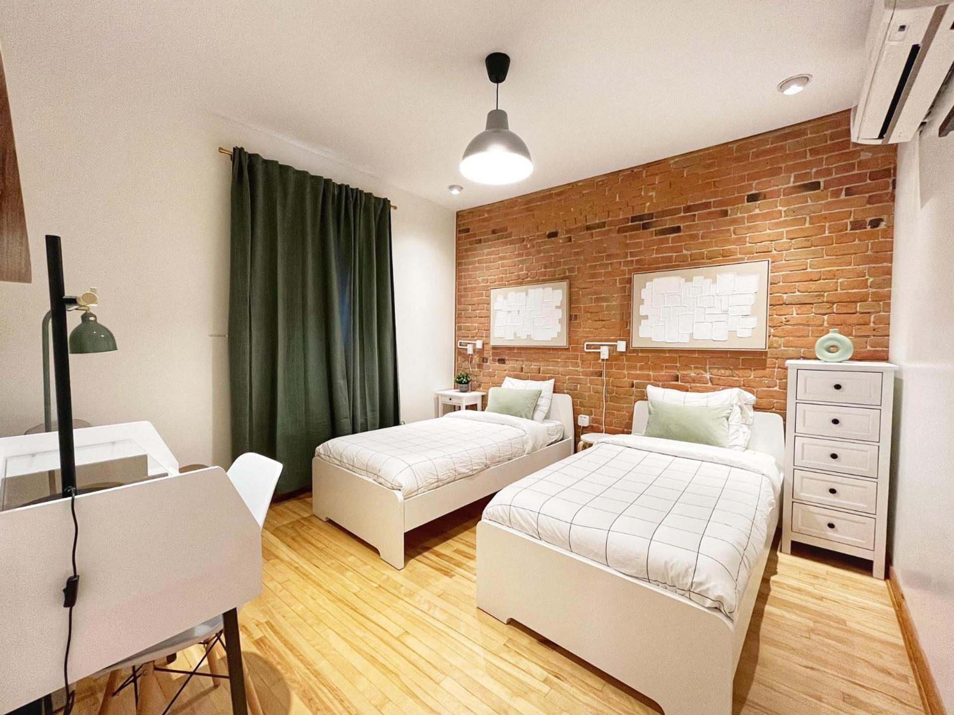 Auberge Du Plateau Hostel Montreal