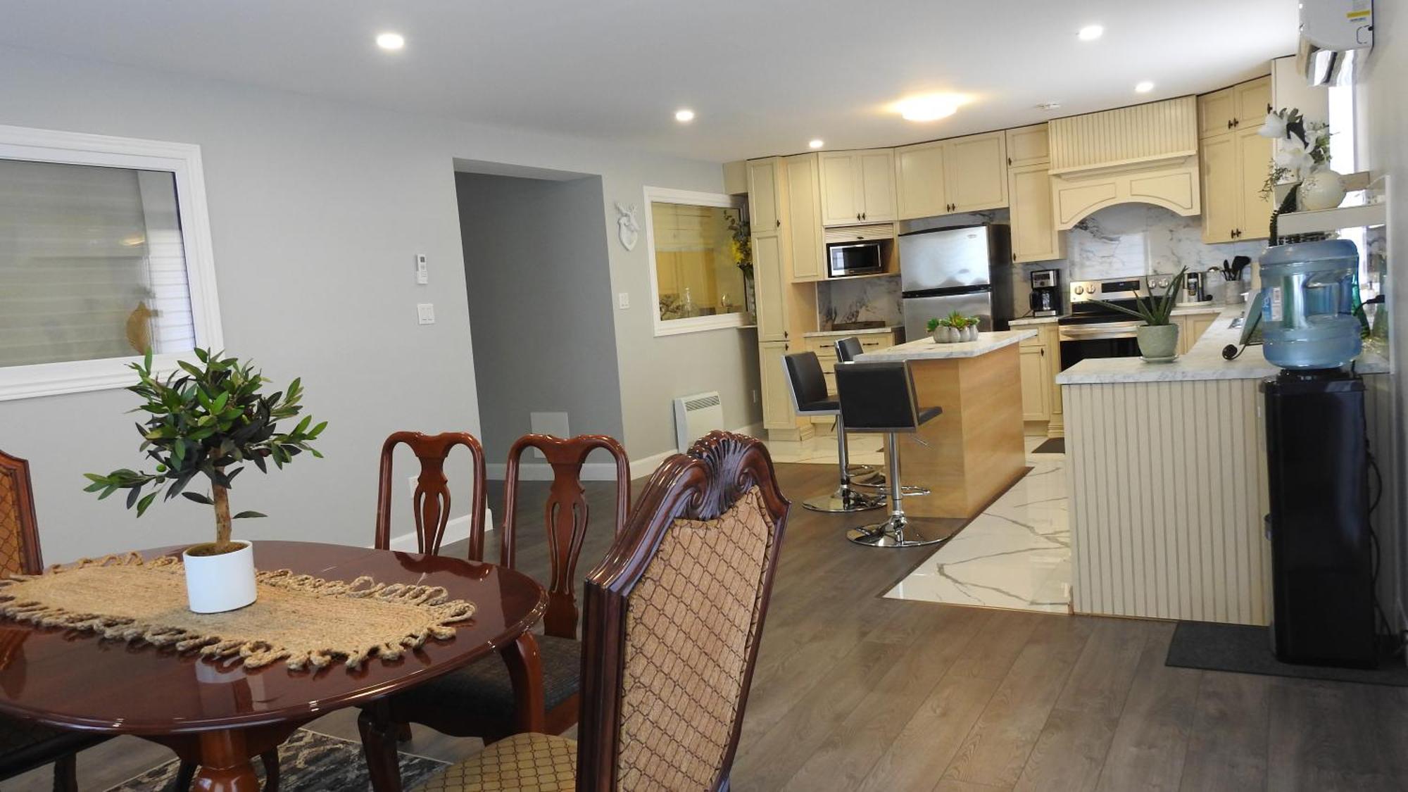 Feels Like A ,away From ! Apartment Montreal