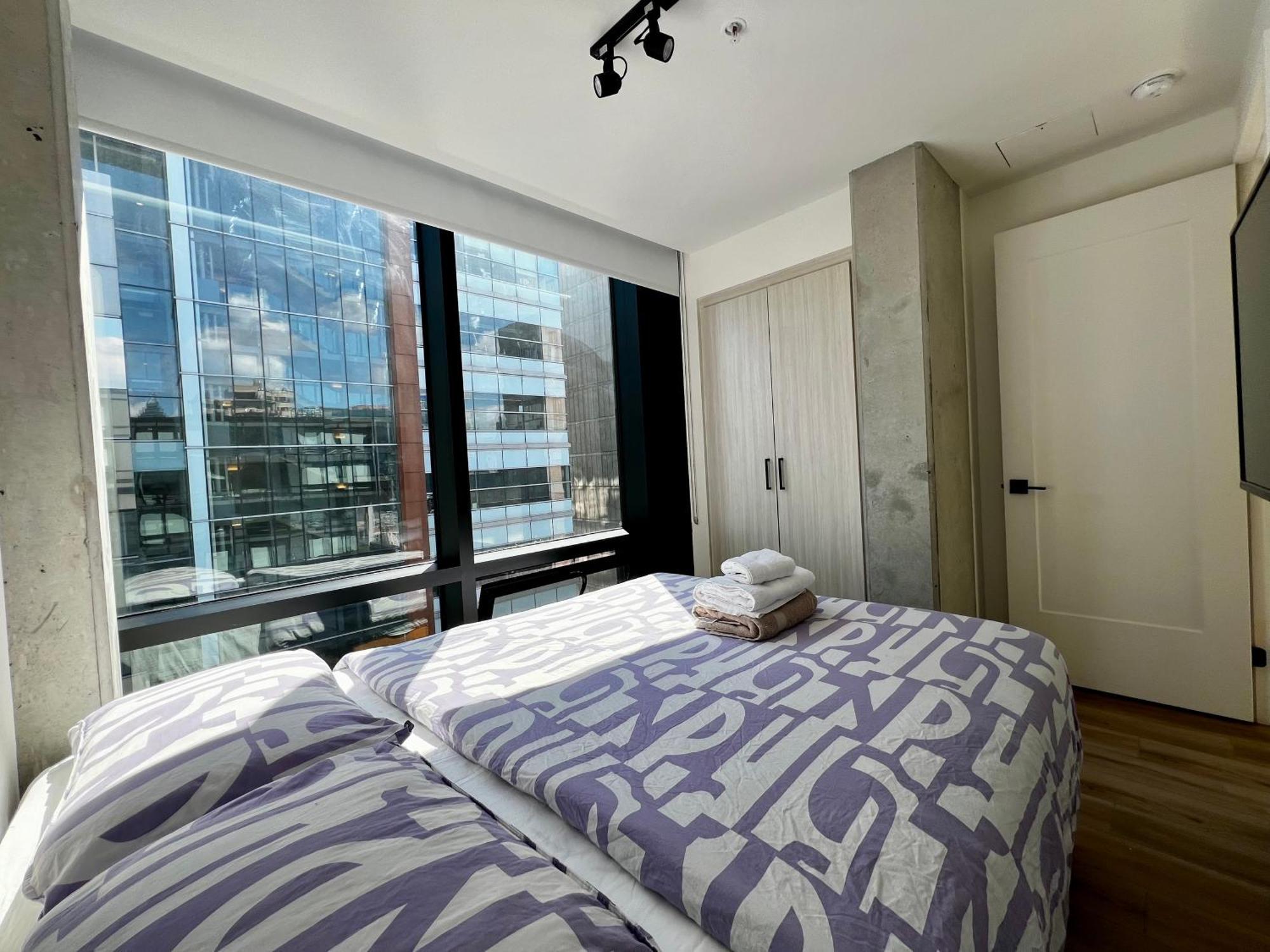 Apartment Sky Rocket Downtown Mtl *