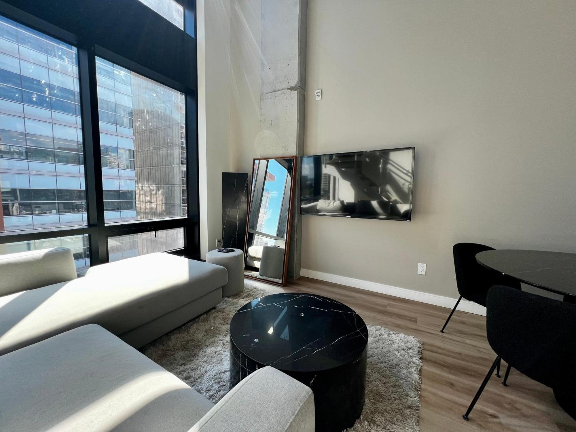 Sky Rocket Downtown Mtl Apartment