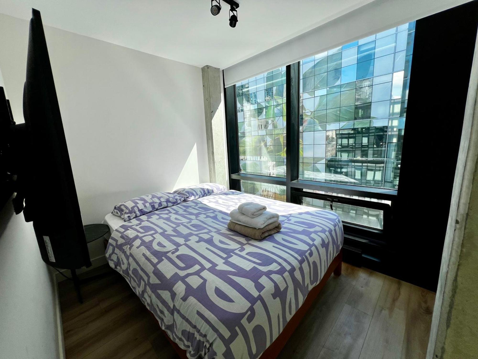 Sky Rocket Downtown Mtl Apartment