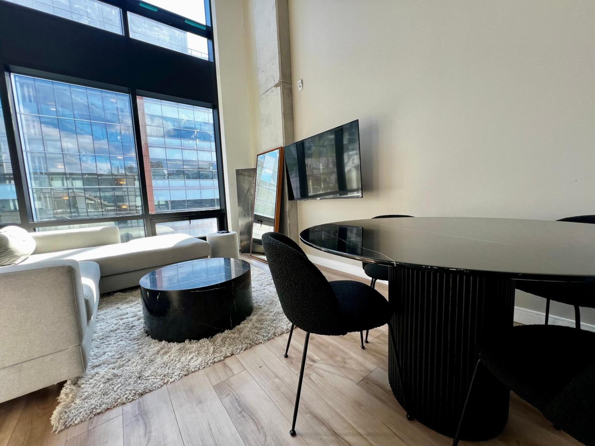 Sky Rocket Downtown Mtl Apartment Montreal