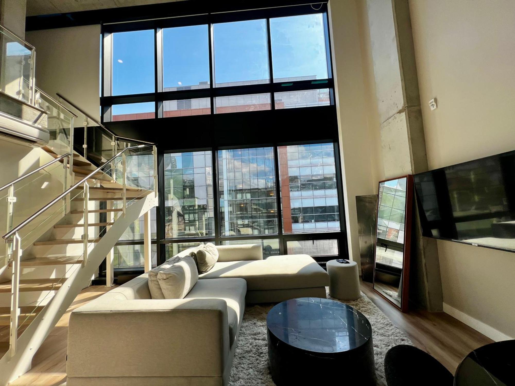 Sky Rocket Downtown Mtl Apartment *