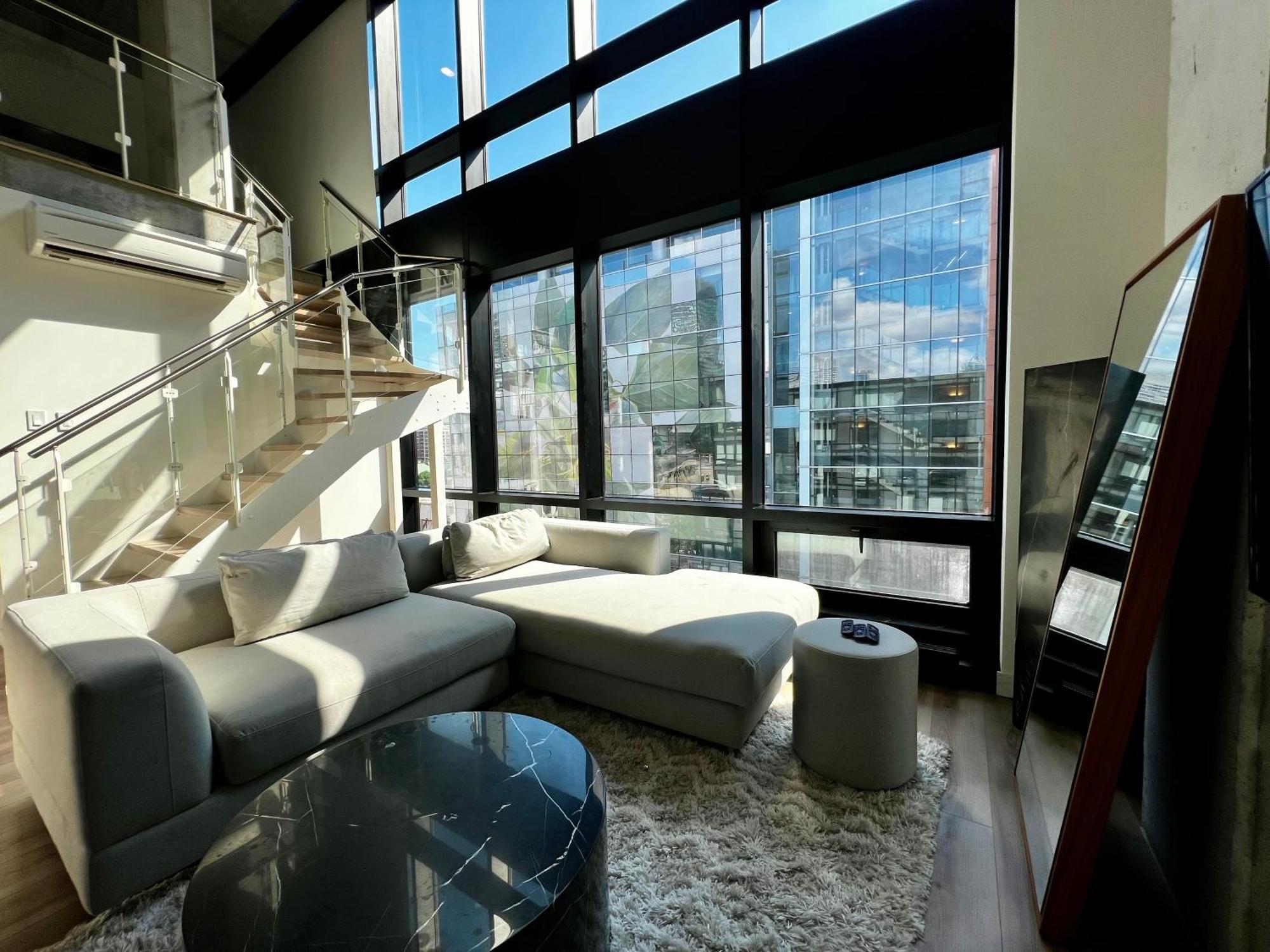 Sky Rocket Downtown Mtl Apartment Montreal