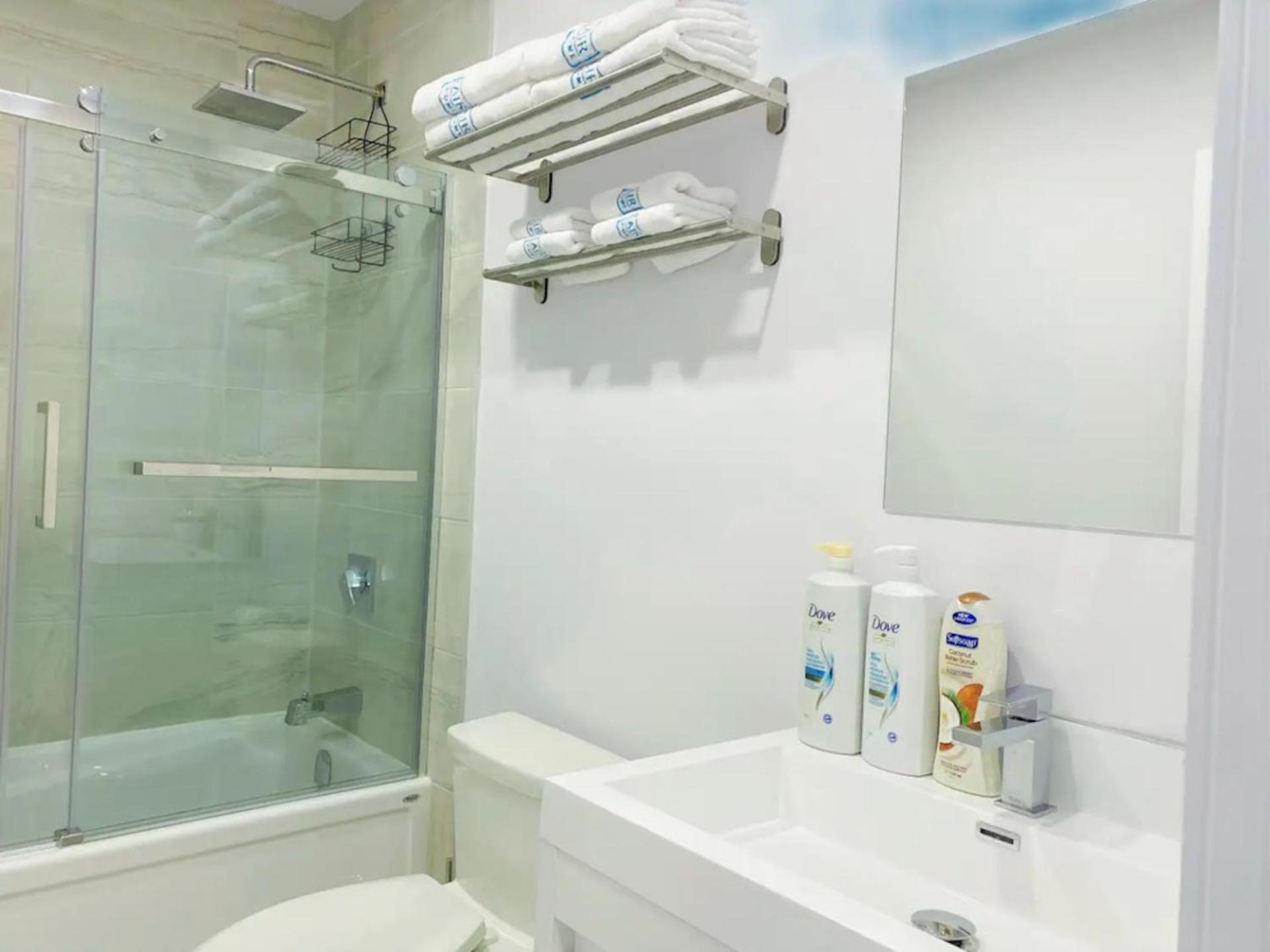 Le Bijou Airhome One Or Two Bedroom Montreal