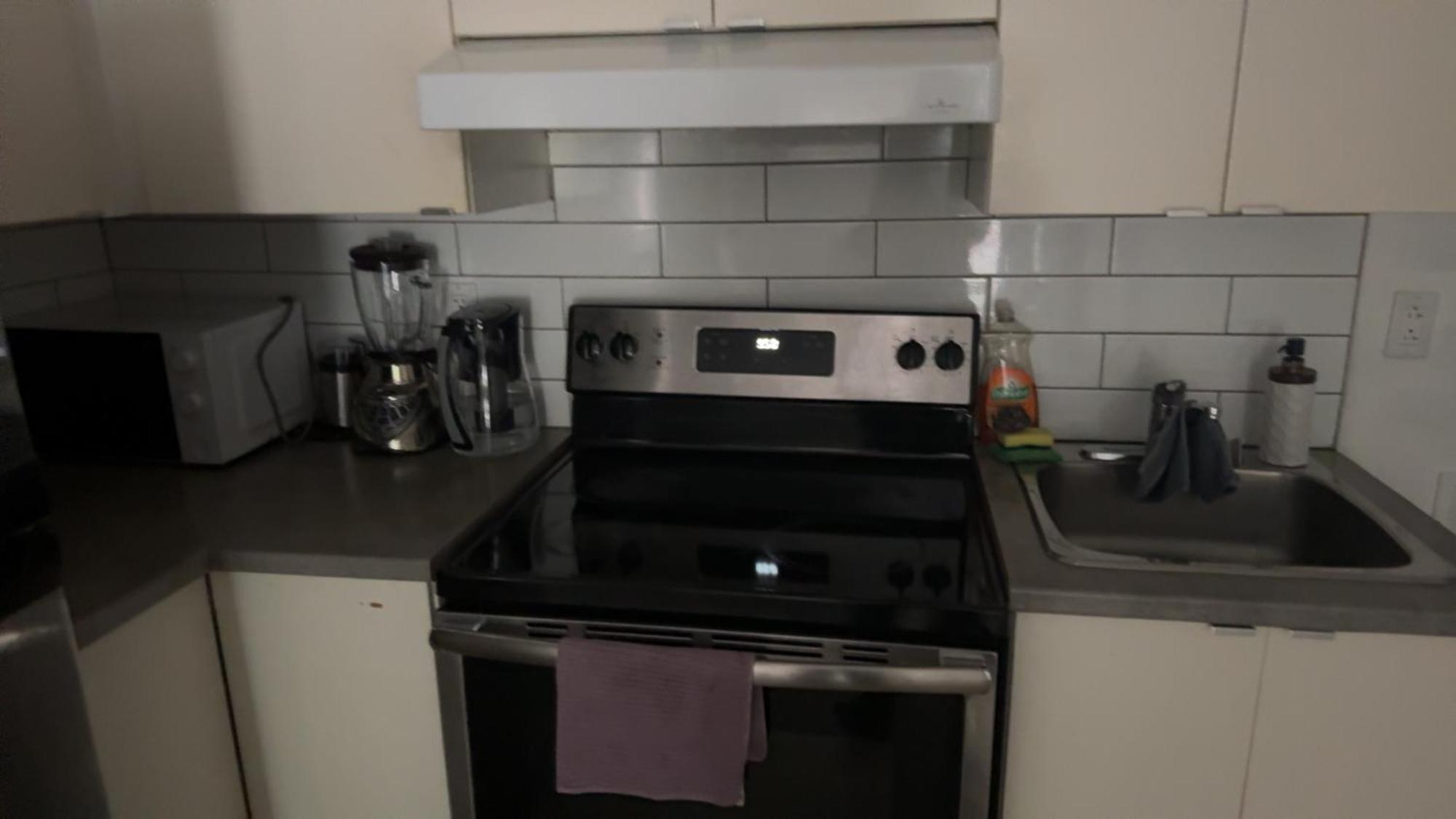 Spacious Basement Apartment *