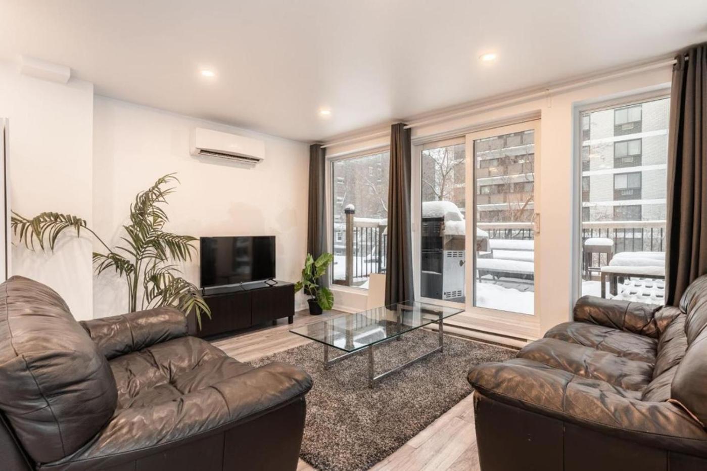 Penthouse With 2 Private Terraces - 1907 Apartment Montreal