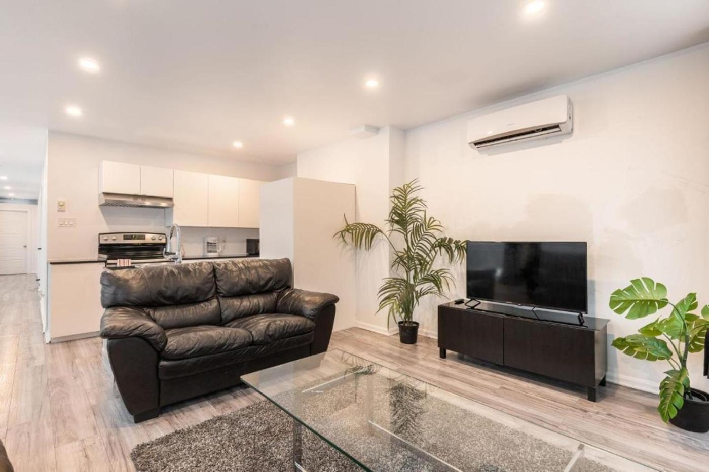 Penthouse With 2 Private Terraces - 1907 Montreal