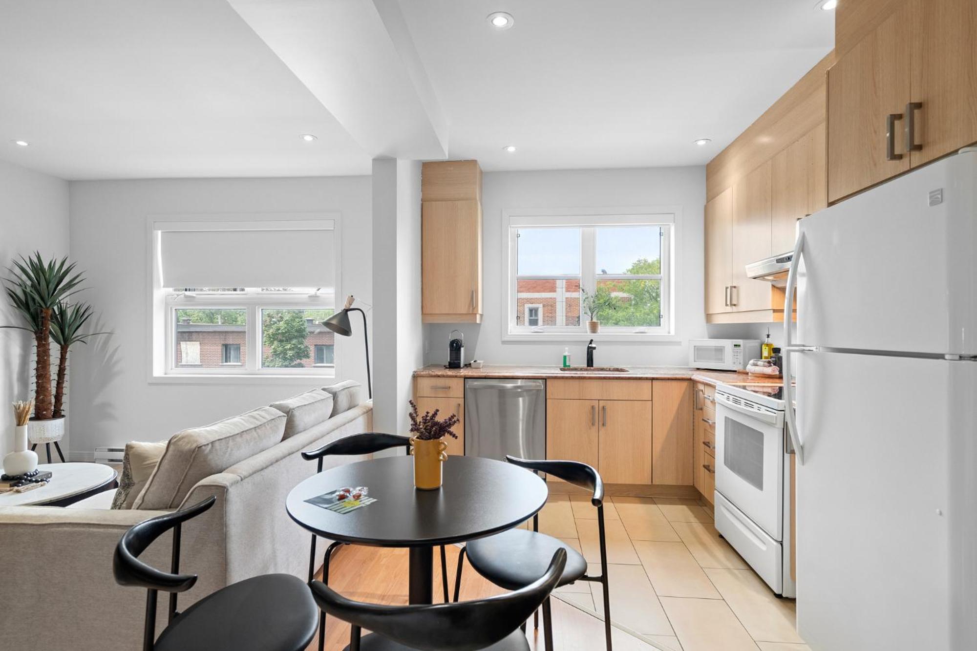 Trendy 2-bedroom Haven By Jean Talon Market * Montreal