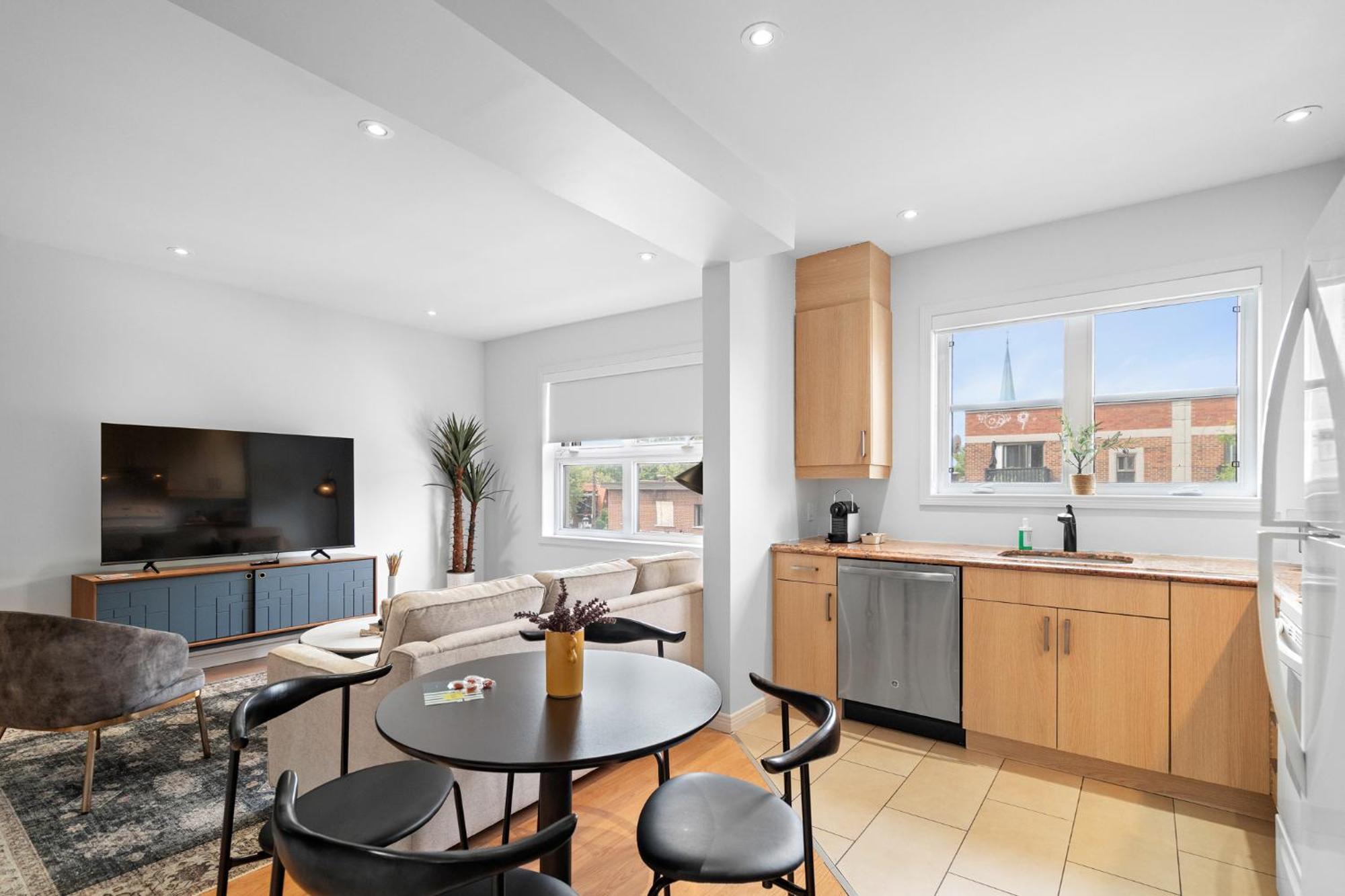 Trendy 2-bedroom Haven By Jean Talon Market Apartment *
