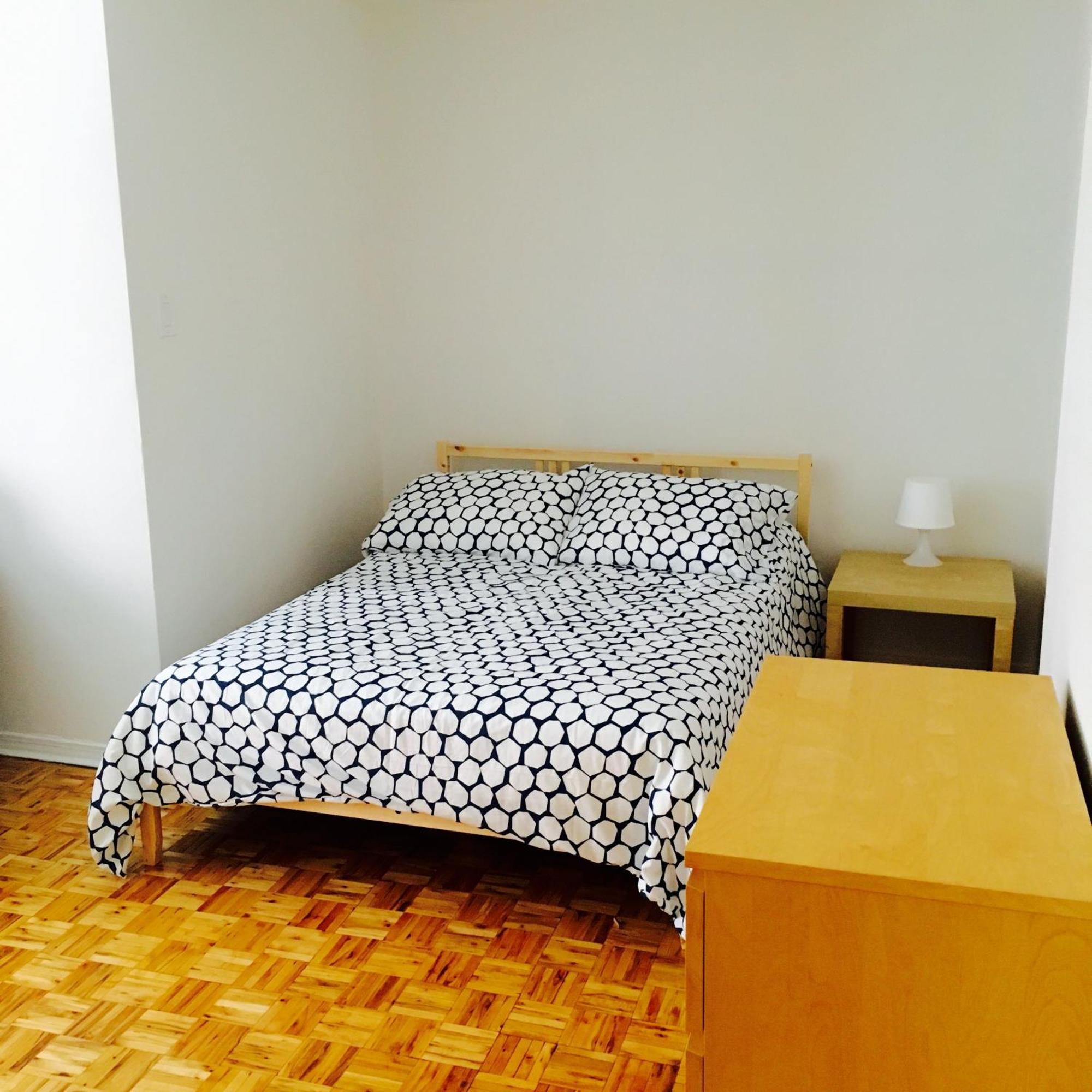 Stylish Comfortable In The Golden Square Mile Montreal