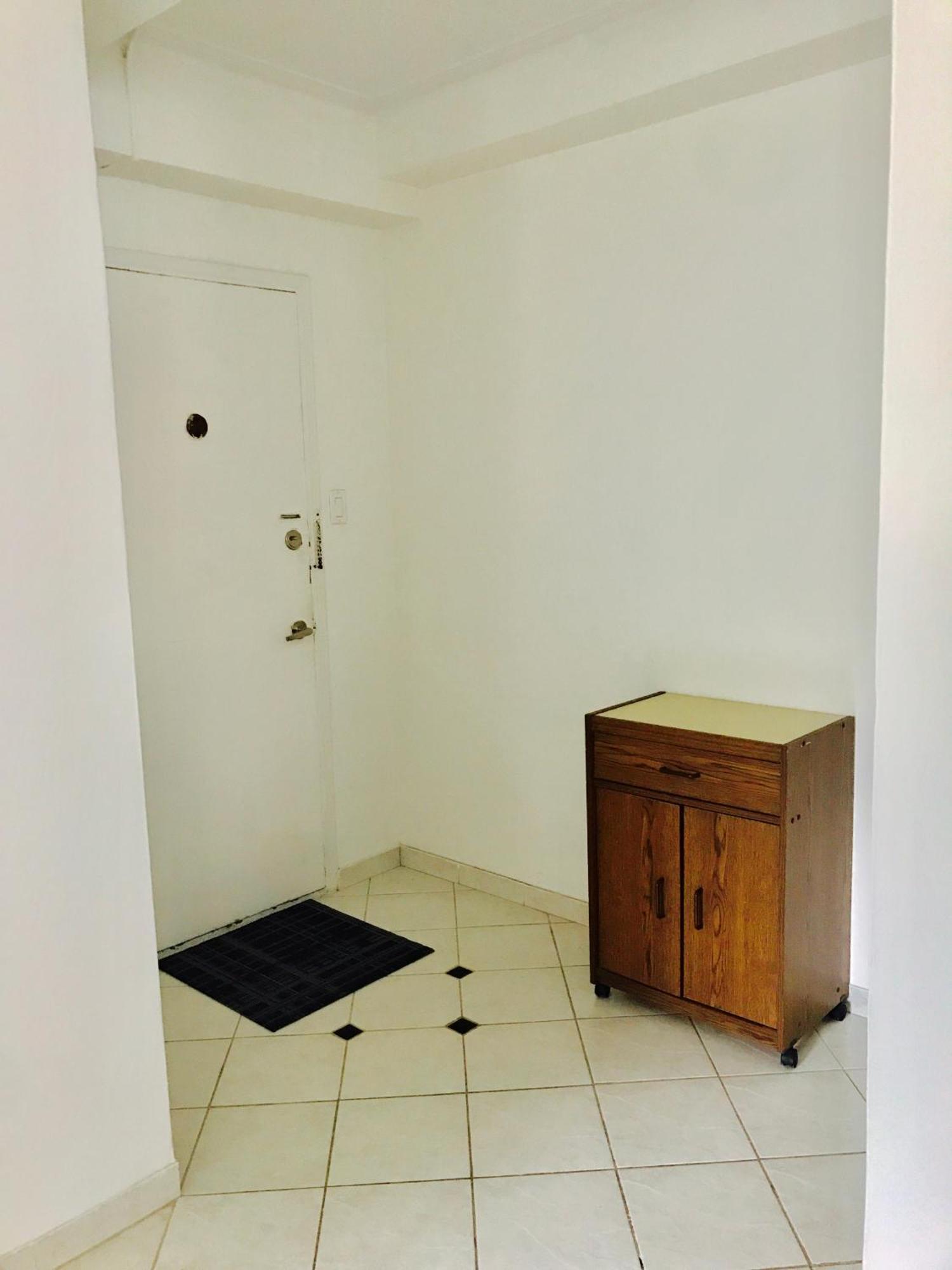 Stylish Comfortable In The Golden Square Mile Apartment