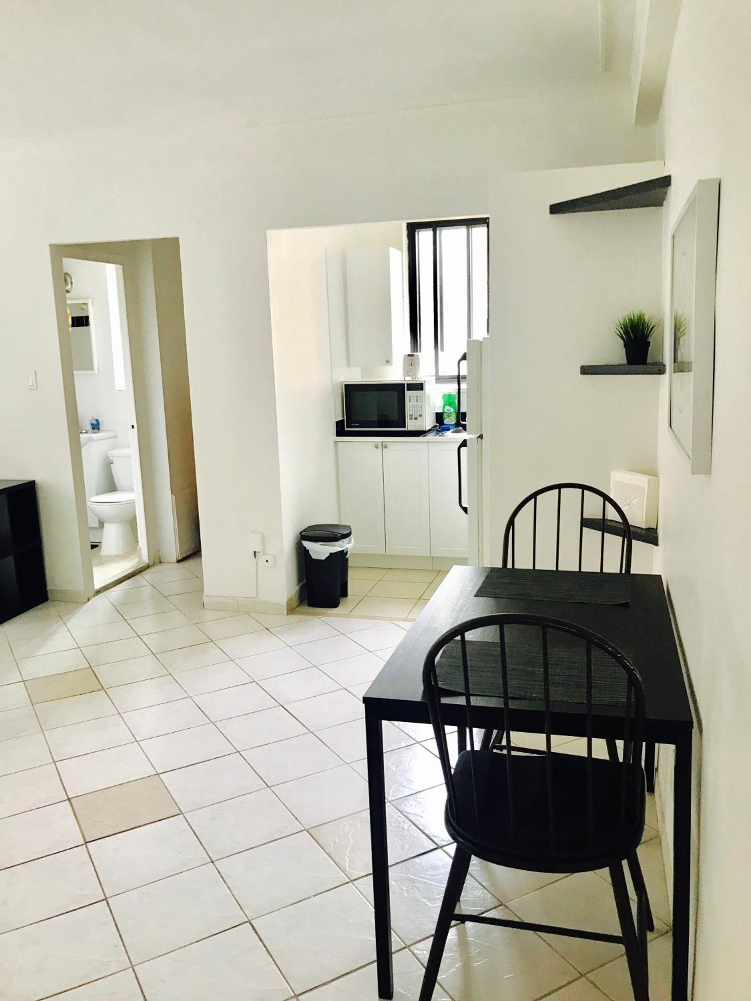 Stylish Comfortable In The Golden Square Mile Apartment Montreal