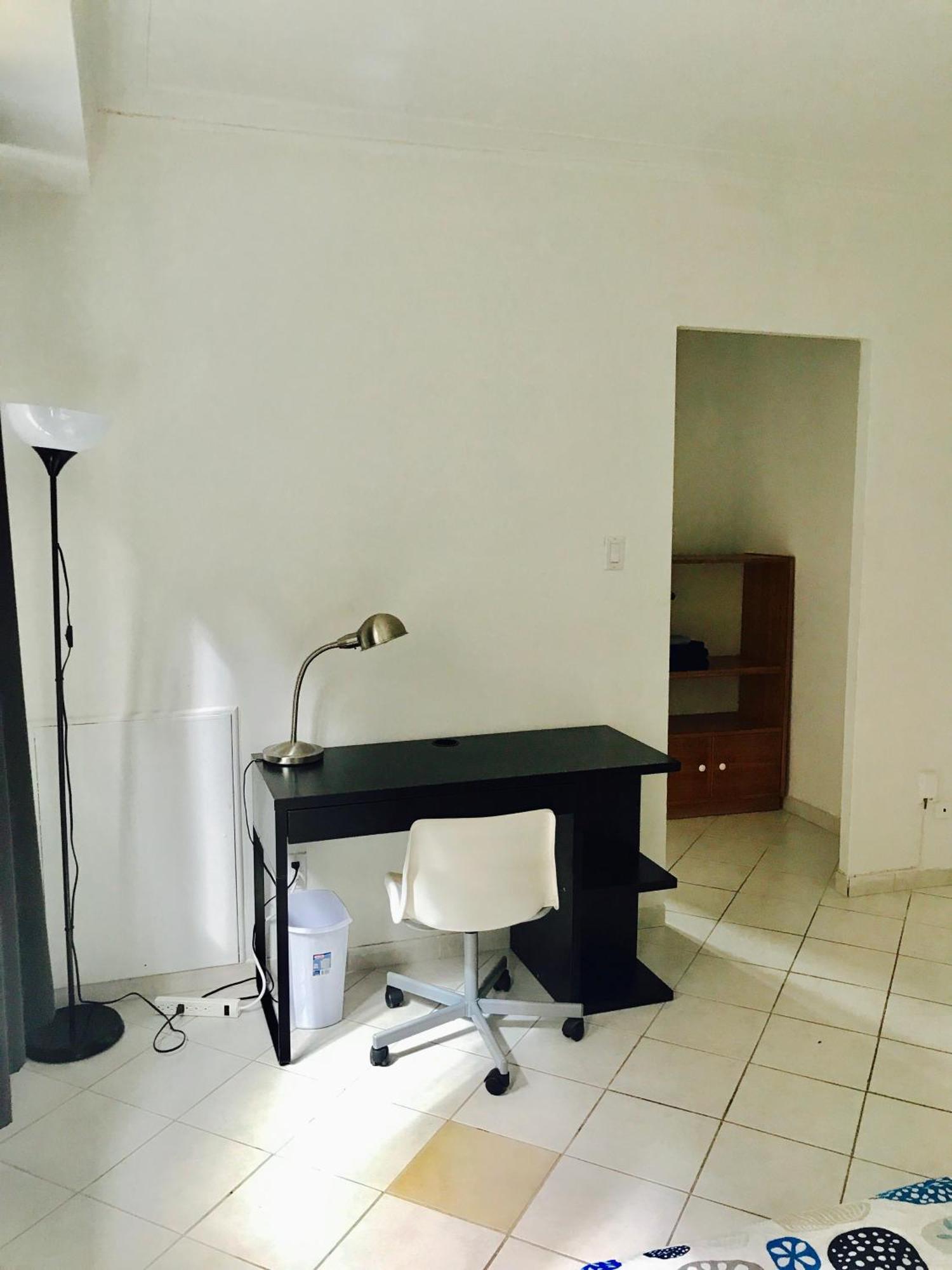 Stylish Comfortable In The Golden Square Mile *