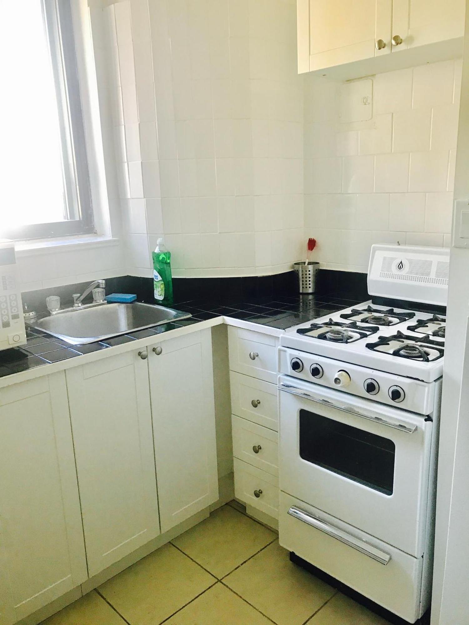 Stylish Comfortable In The Golden Square Mile *