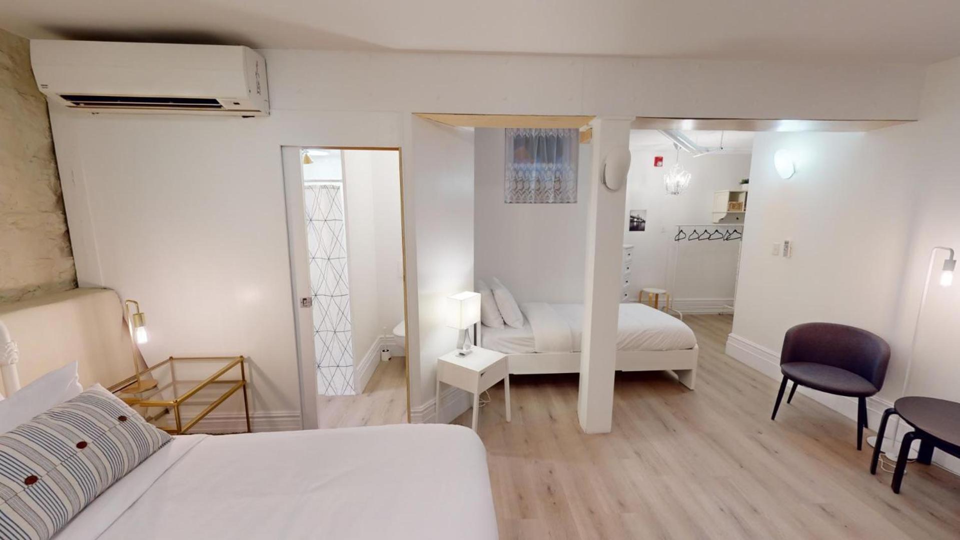 Auberge Du Plateau Hostel *