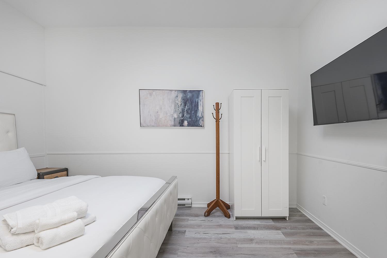 Spacious 5-bed Oasis In The Heart Of Downtown-5 Min To Bell Center, Free Parking *