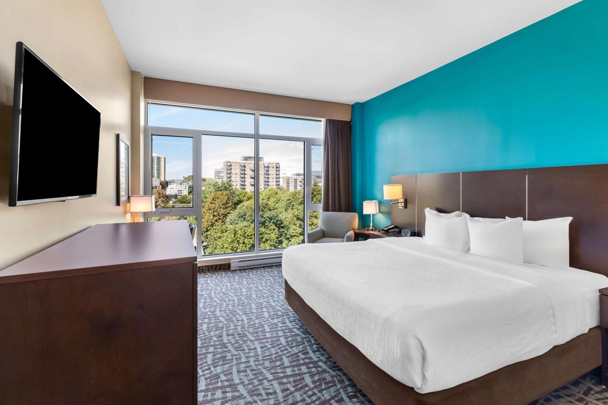 Best Western Plus Hotel Montreal Hotel 4*