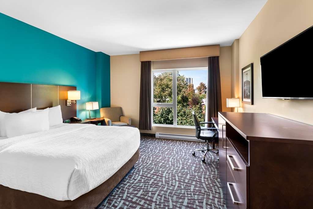 Best Western Plus Hotel Montreal Hotel 4*
